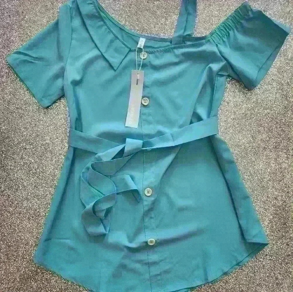 Off  the shoulder mock button tye blouse size med - Picture 4 of 6